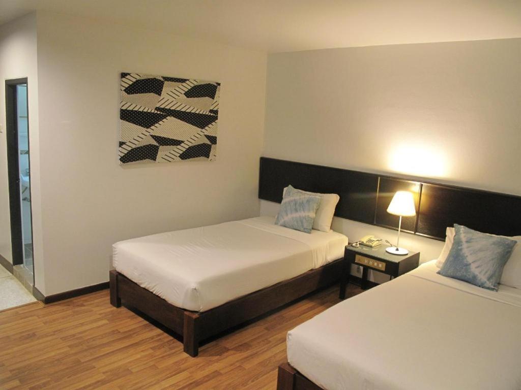 Dusit Hotel Sakon Nakhon Bagian luar foto