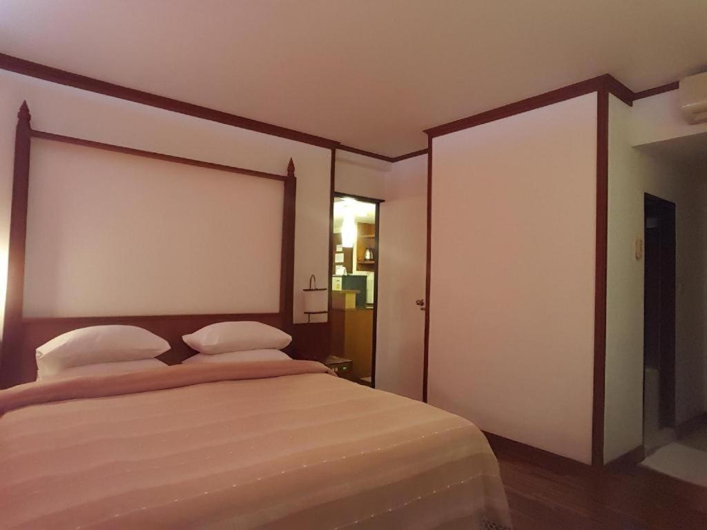 Dusit Hotel Sakon Nakhon Bagian luar foto