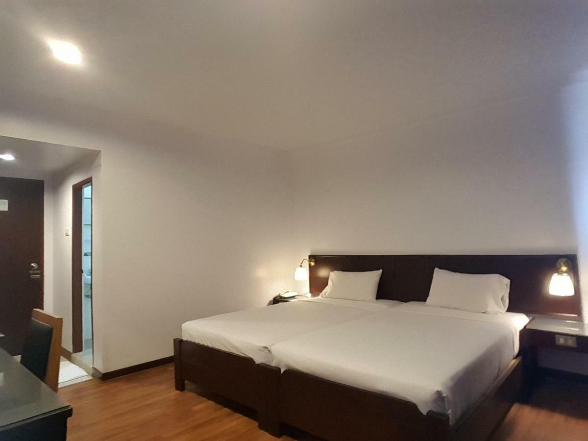 Dusit Hotel Sakon Nakhon Bagian luar foto